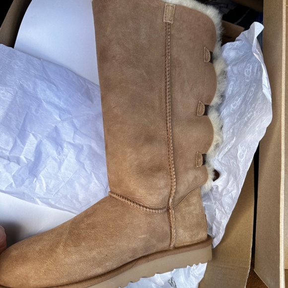 UGG Bailey Bow Tall II - Picture 2 of 6